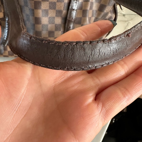 Louis Vuitton Chelsea crafted in Damier Ebene check coated canvas - Picture 2 of 12